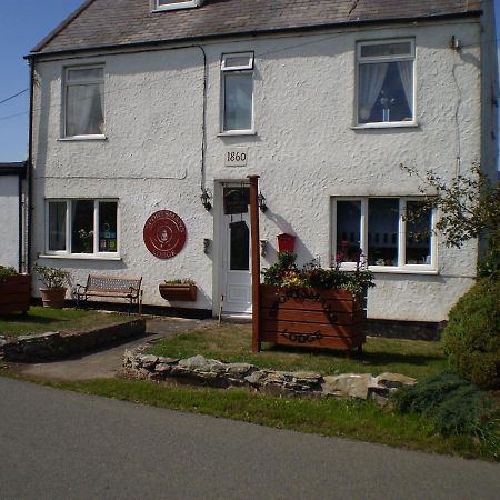 Amlwch Sportsmans Lodge Bed And Breakfast מראה חיצוני תמונה