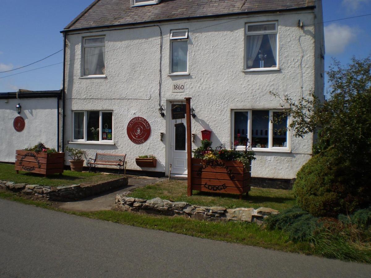 Amlwch Sportsmans Lodge Bed And Breakfast מראה חיצוני תמונה